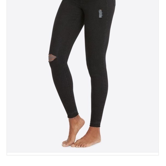 SPANX Distressed Ankle Raw Hem Skinny Jeans/Jeggings Black Size S - Picture 3 of 13